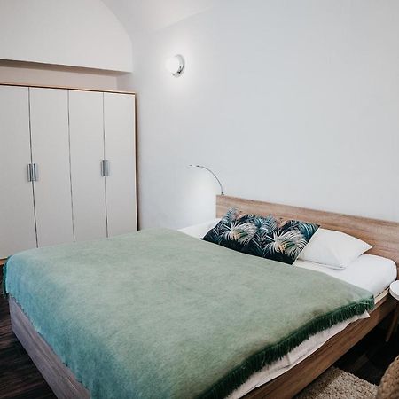 Ah Alzbetina Lägenhet Košice Exteriör bild